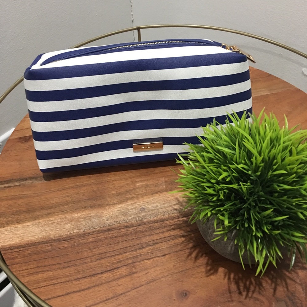 Aldo Shoulder Bag - Picture 3 of 7